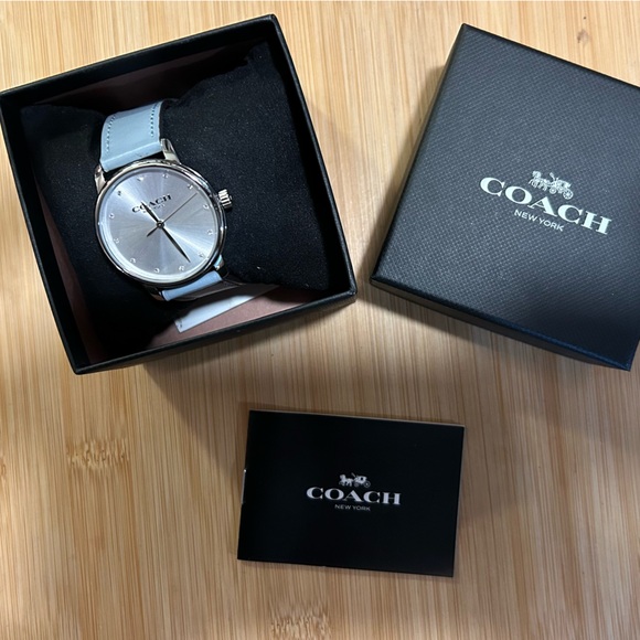 Coach Grand Watch With 36mm Silver Face & Light Green Tone Leather Band - Picture 6 of 6